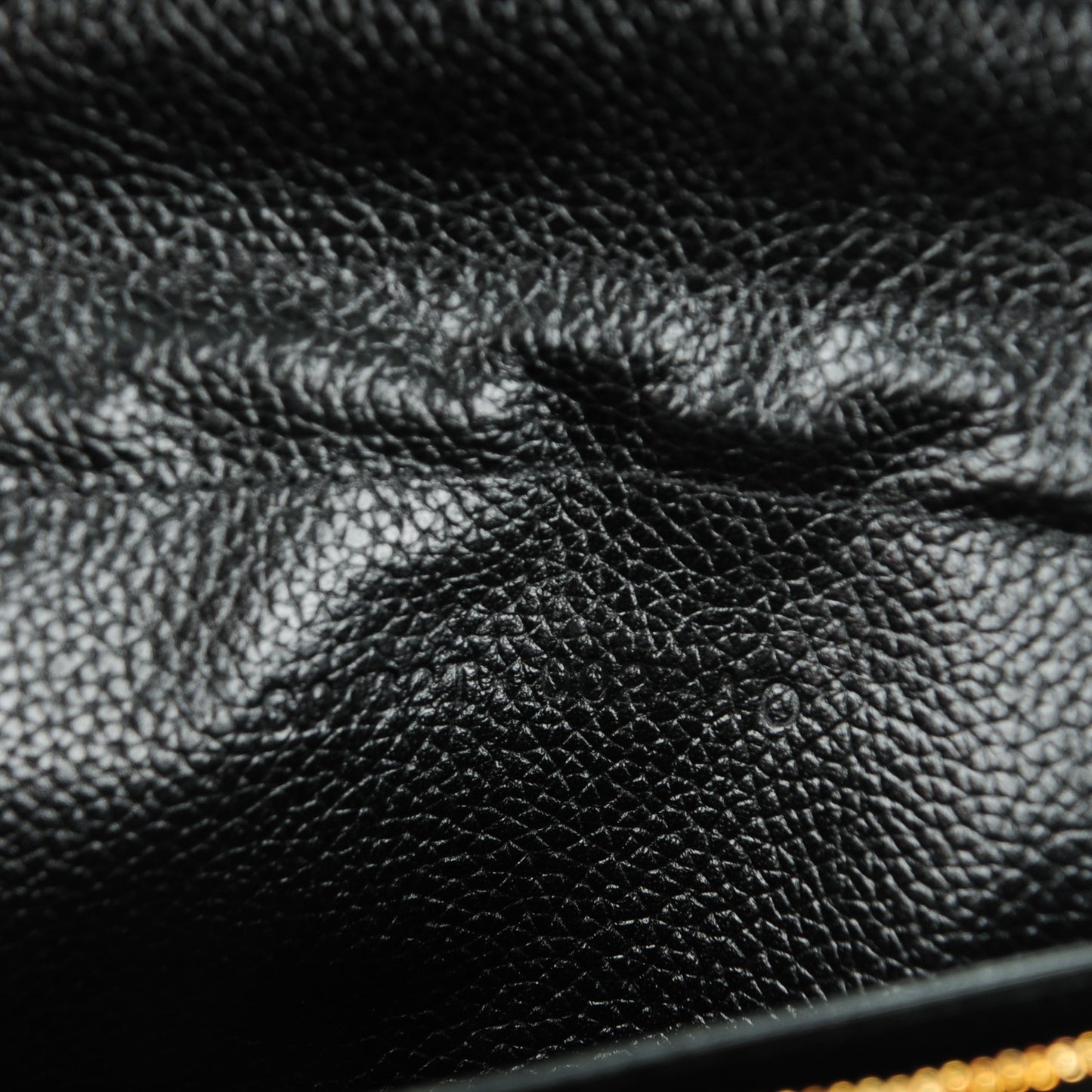 Pebbled Calfskin Wallet On Chain Black