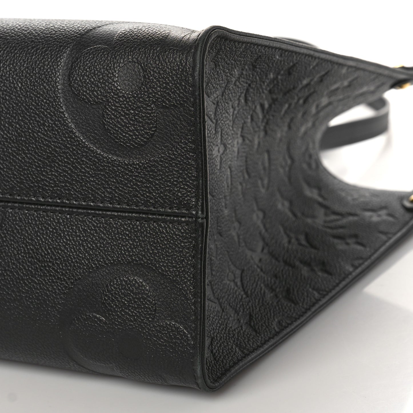 Empreinte Monogram Giant Onthego MM Black