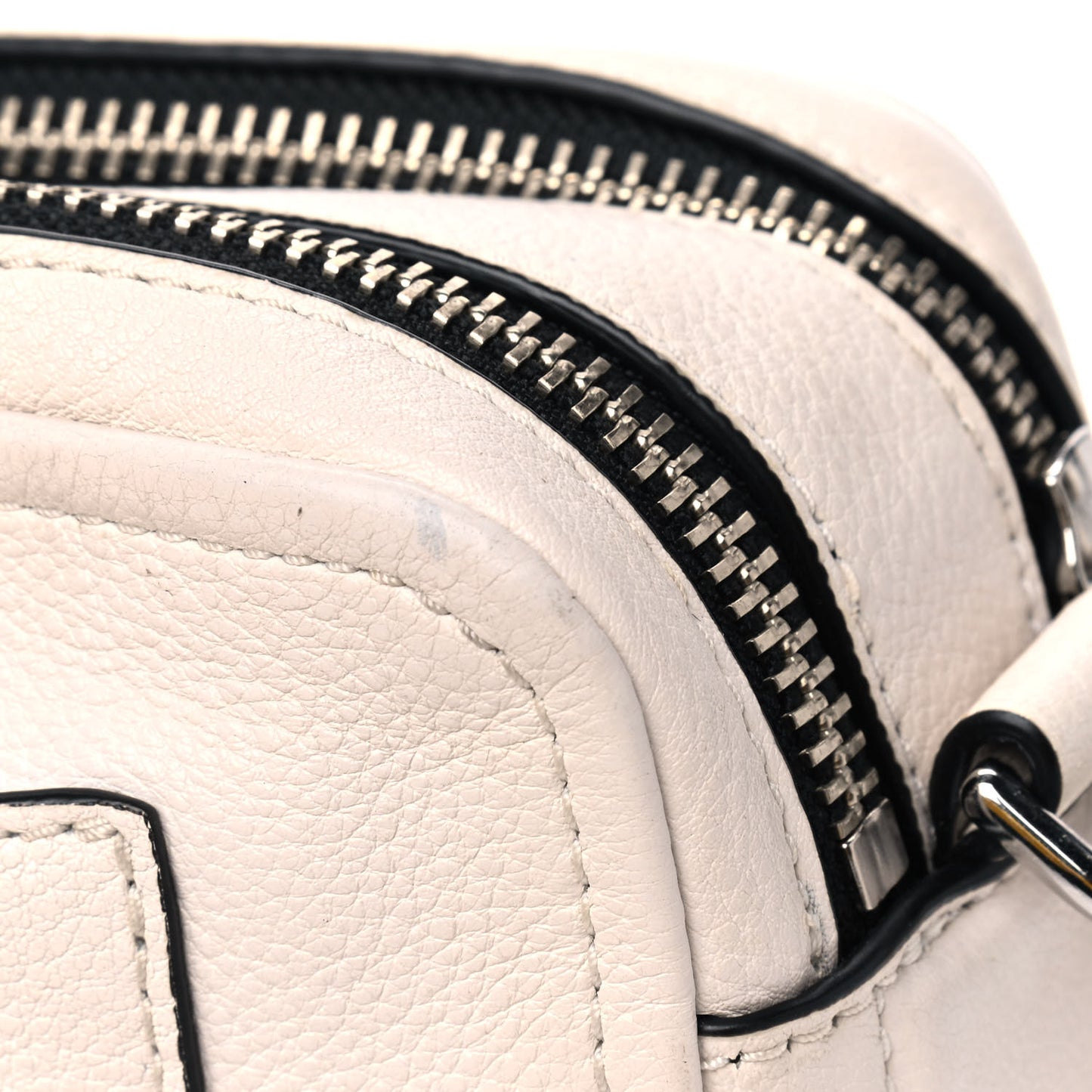 Supple Natural Grain Calfskin The Softshot 21 Bag Cream