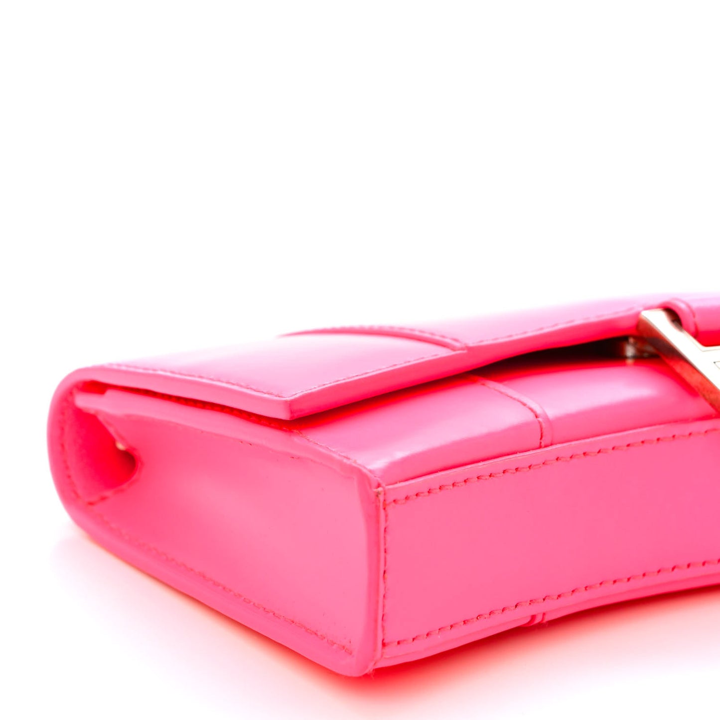 Shiny Box Calfskin XS Hourglass Wallet On Chain Fluo Pink
