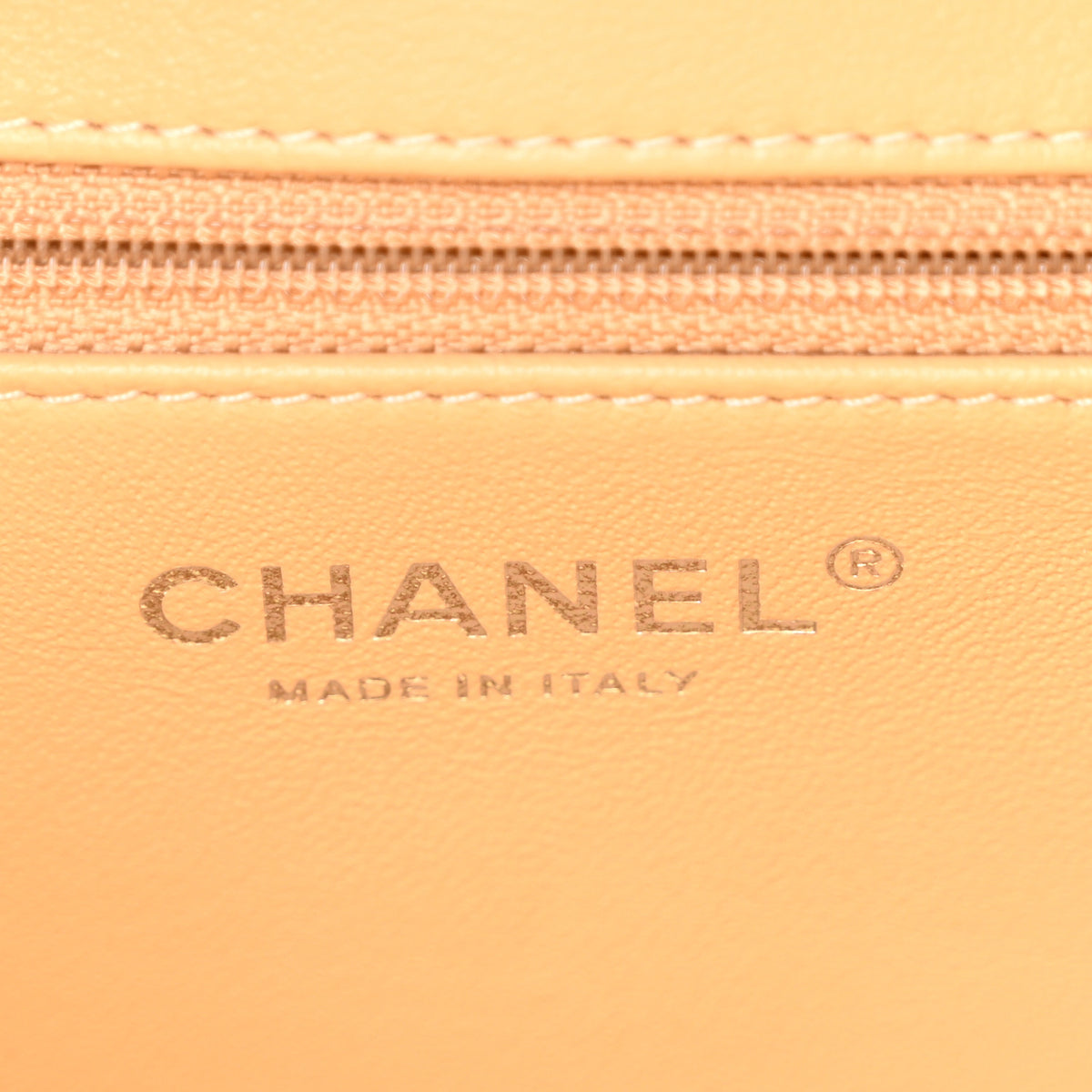 Chanel Raffia Calfskin CC Filigree Vanity Case White 6 of 12