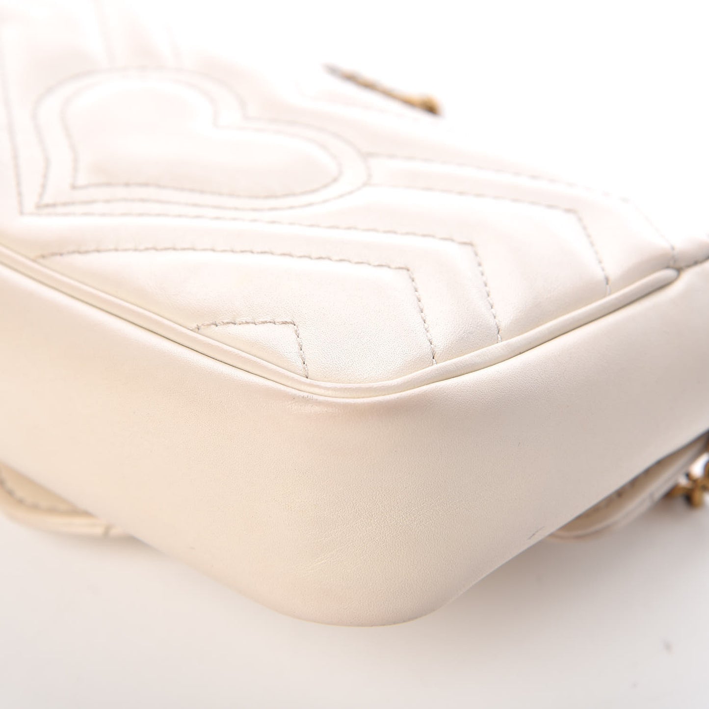 Calfskin Matelasse Super Mini GG Marmont Shoulder Bag White