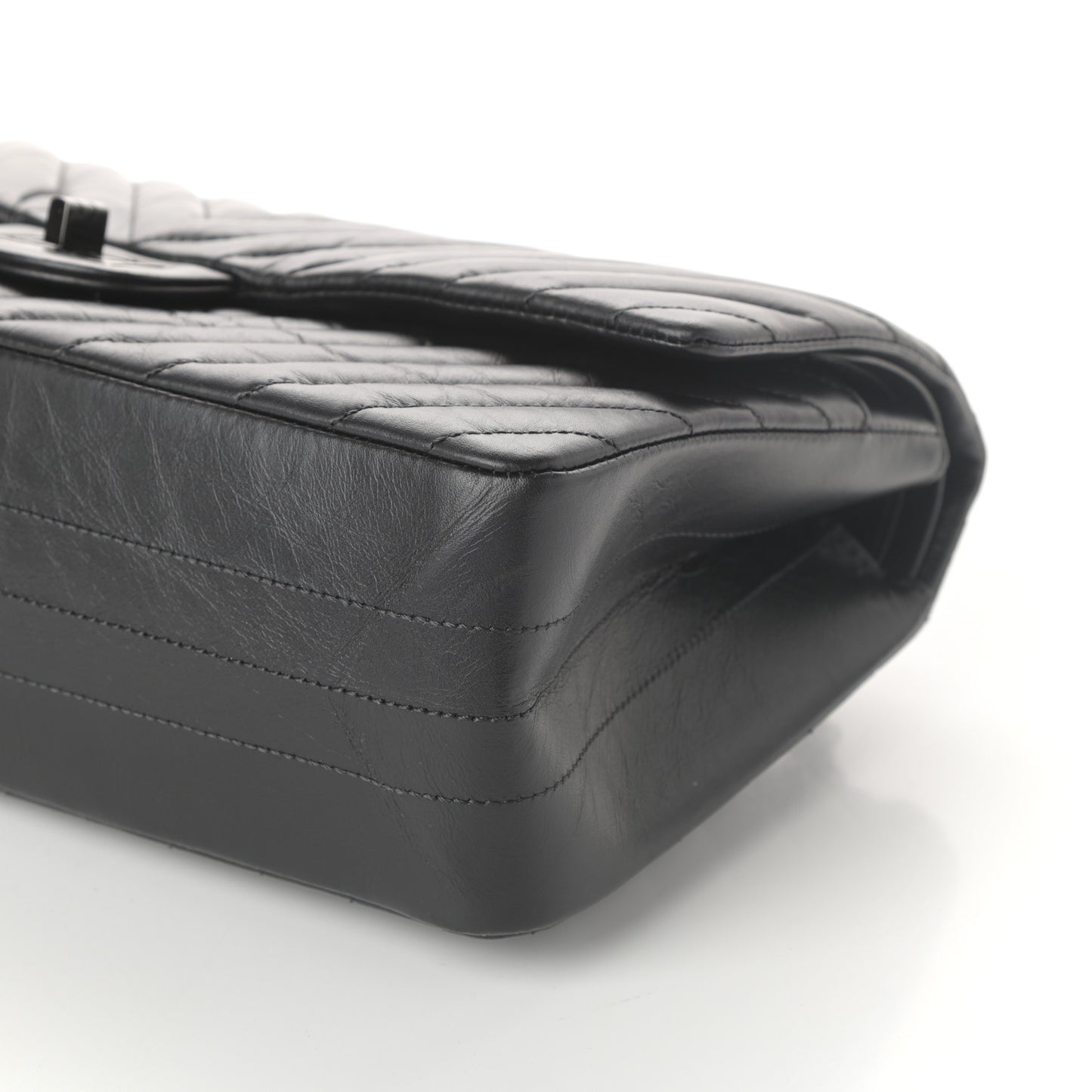 Aged Calfskin Chevron Quilted 2.55 Reissue 226 So Black