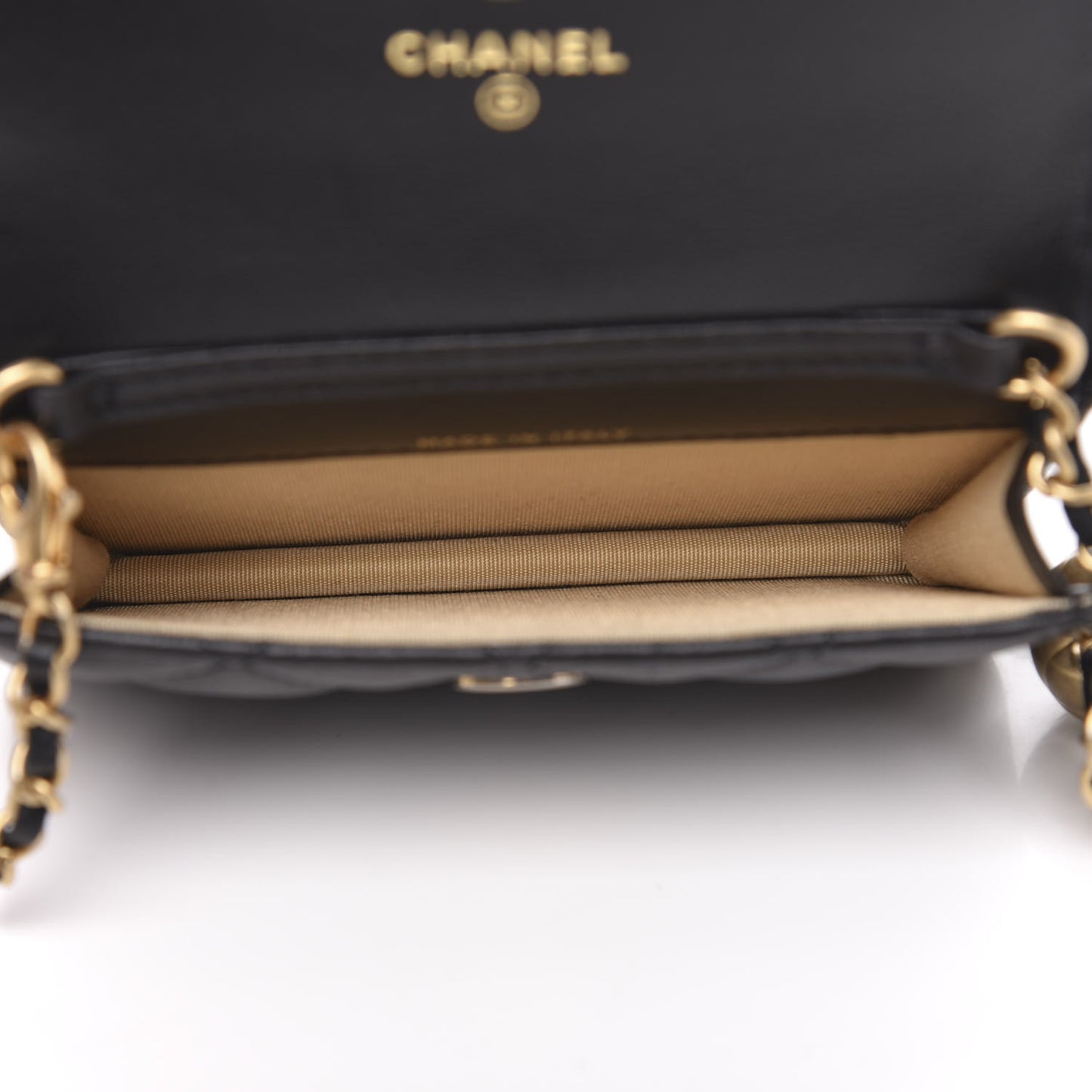 Lambskin Quilted Pearl Crush Clutch With Chain Black