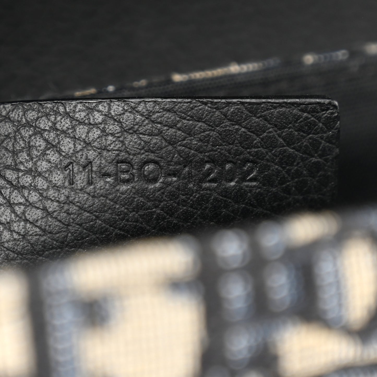 Grained Calfskin Oblique Saddle Messenger Black