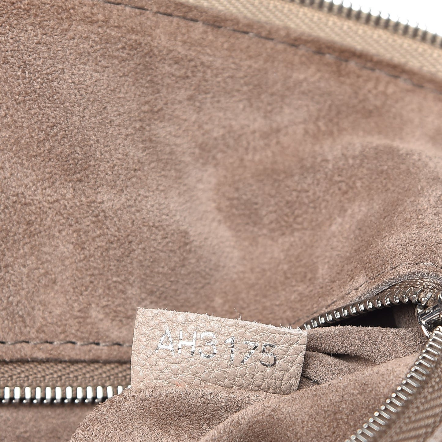 Veau Cachemire Soft Lockit PM Galet