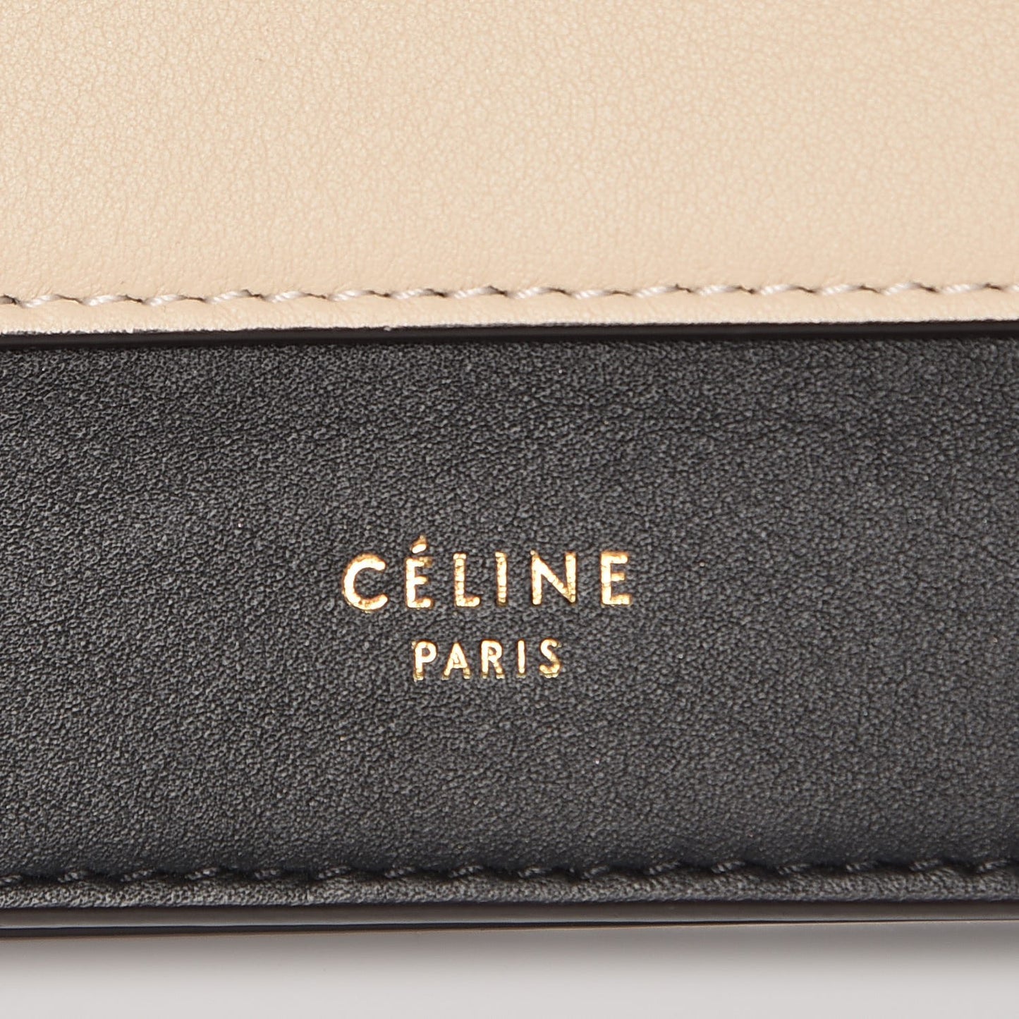 Stingray Shiny Calfskin Clutch on a Chain Black
