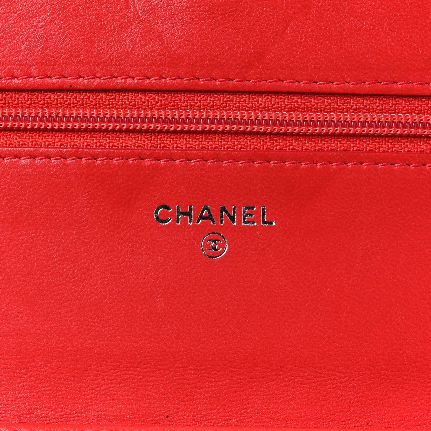 Calfskin Diamond Stitch Wallet On Chain WOC Red