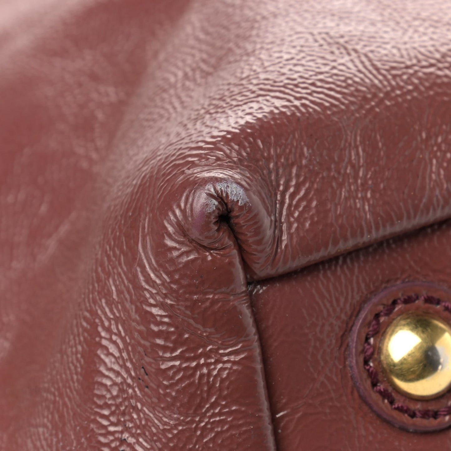 Textured Patent Medium Easy Sac Dark Red