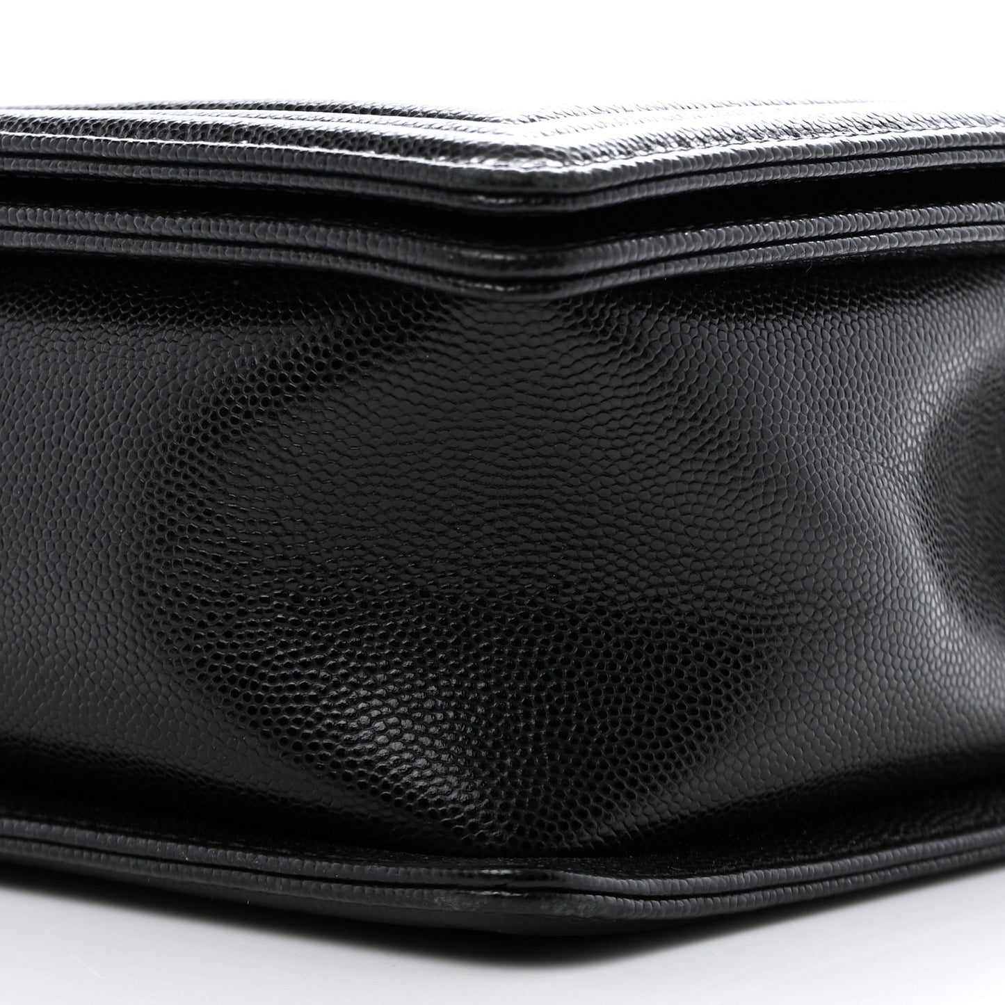 Caviar Quilted New Medium Boy Flap Black