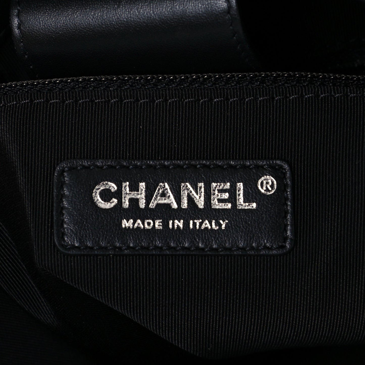 Calfskin Chain 20s Signature Tote Black