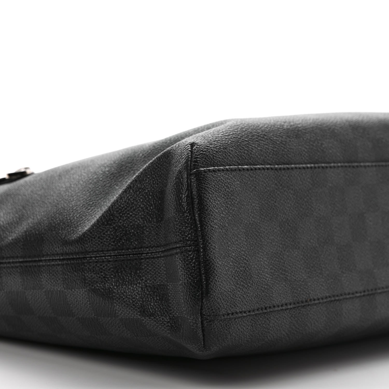 Louis Vuitton Damier Graphite Mick MM 7 of 9