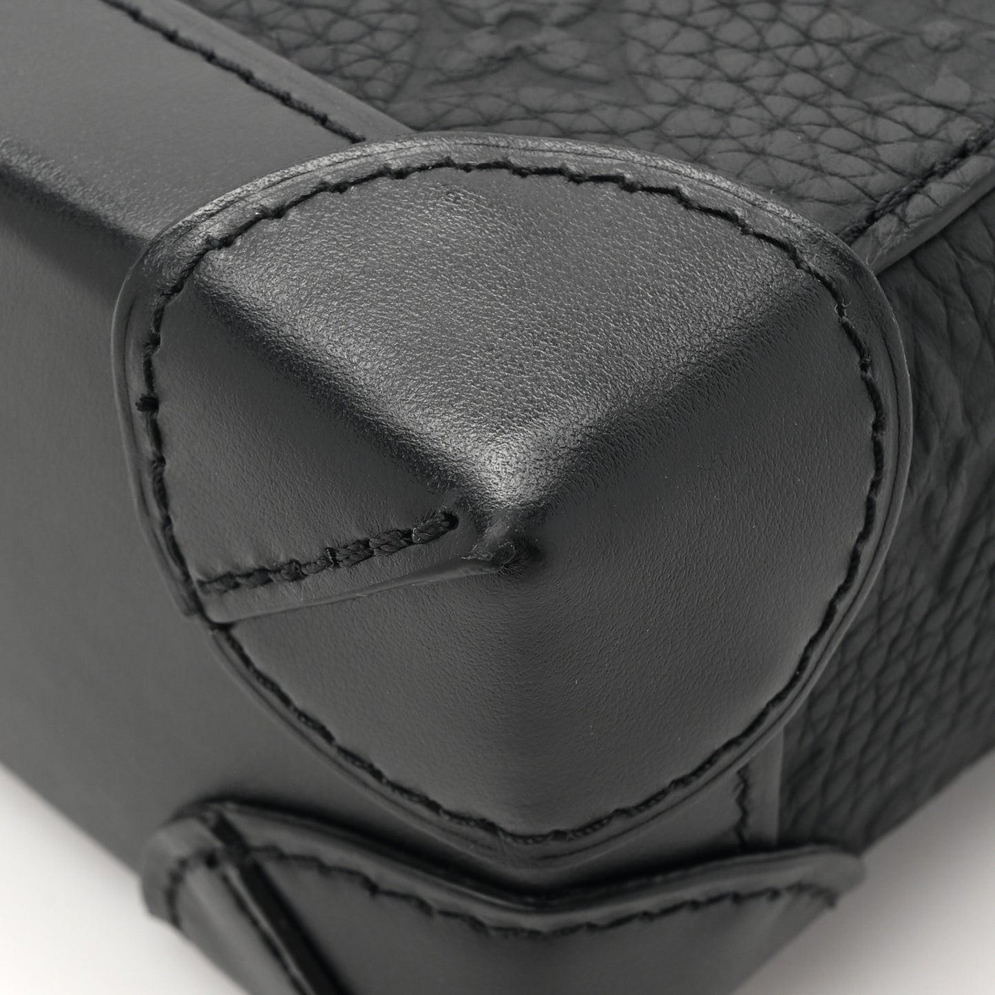 Taurillon Monogram Steamer Nano Black