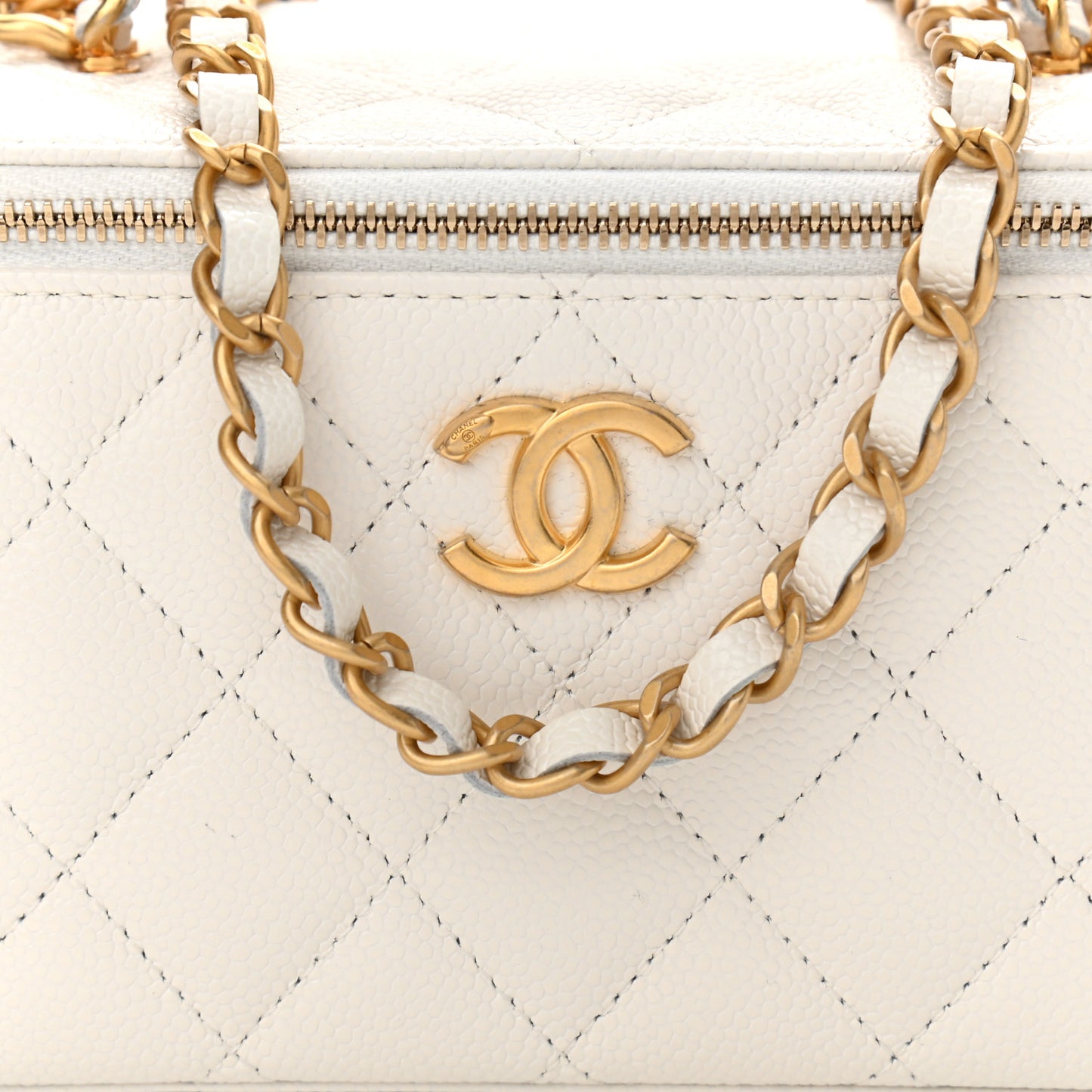 Shiny Caviar Quilted Pick Me Up Vanity Case White