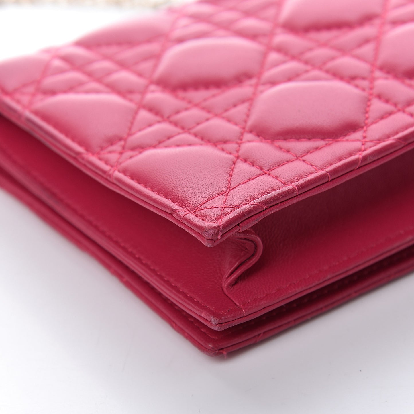 Lambskin Cannage Rendezvous Chain Wallet Pink