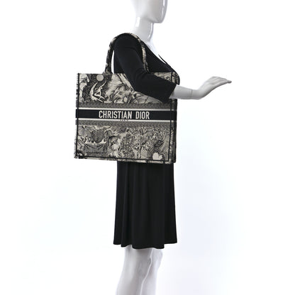 Christian Dior Canvas Embroidered Toile De Jouy Book Tote White Black 2 of 10