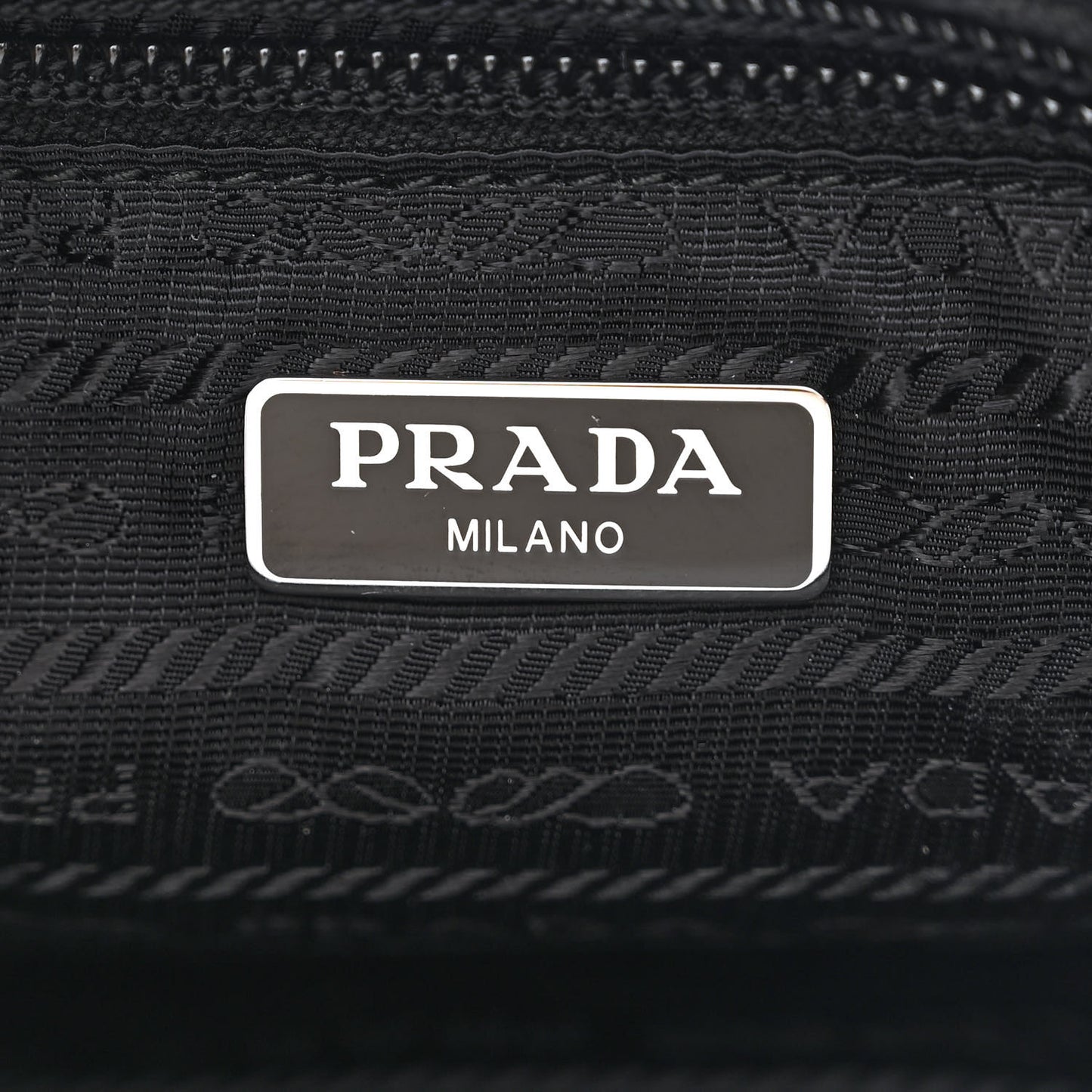 Re-Nylon Vela Pouch Black