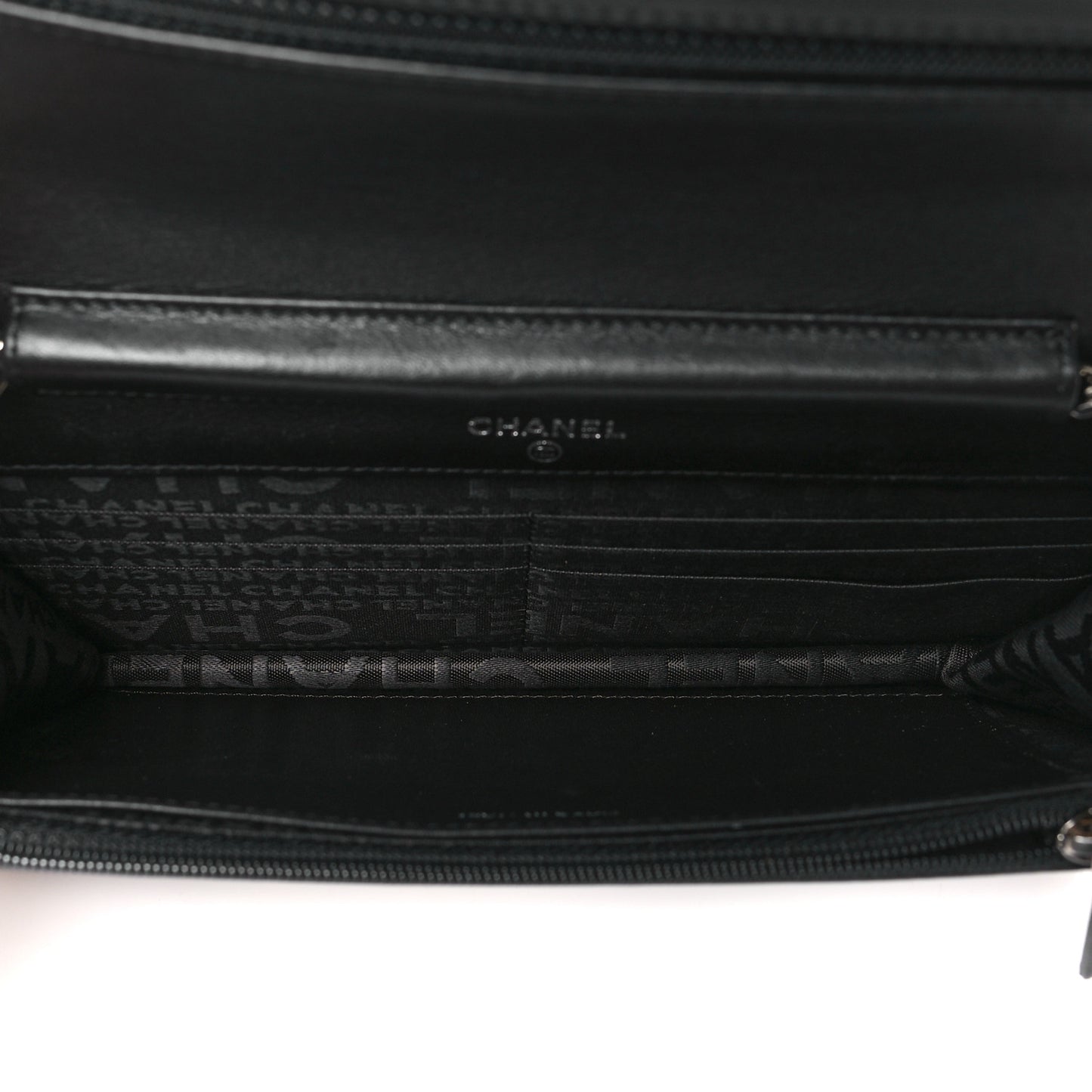 Lambskin Embossed Lax Wallet On Chain WOC Black