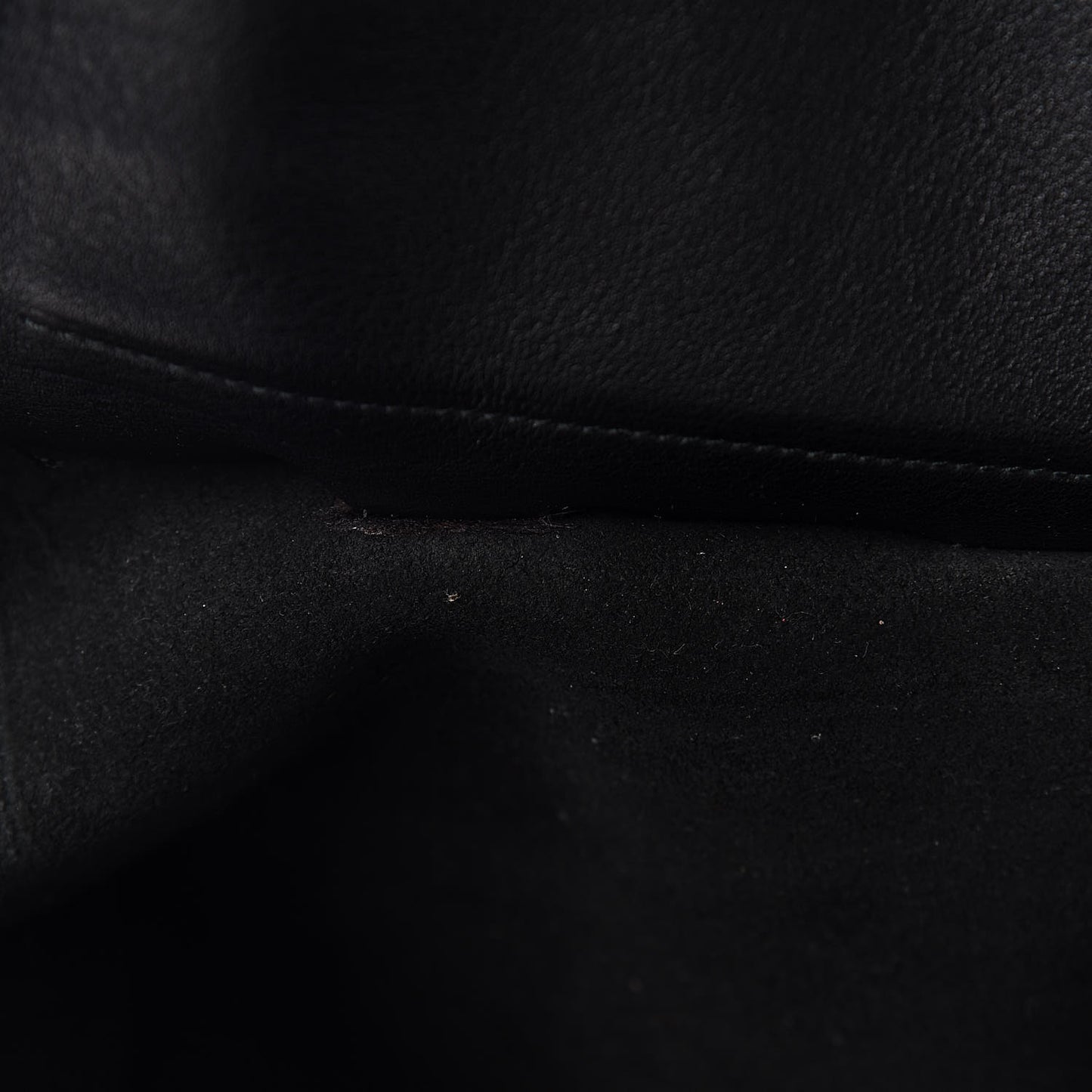 Calfskin Medium Classic Y Cabas Black