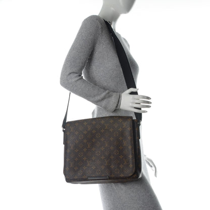 Louis Vuitton Monogram Macassar District MM 2 of 7