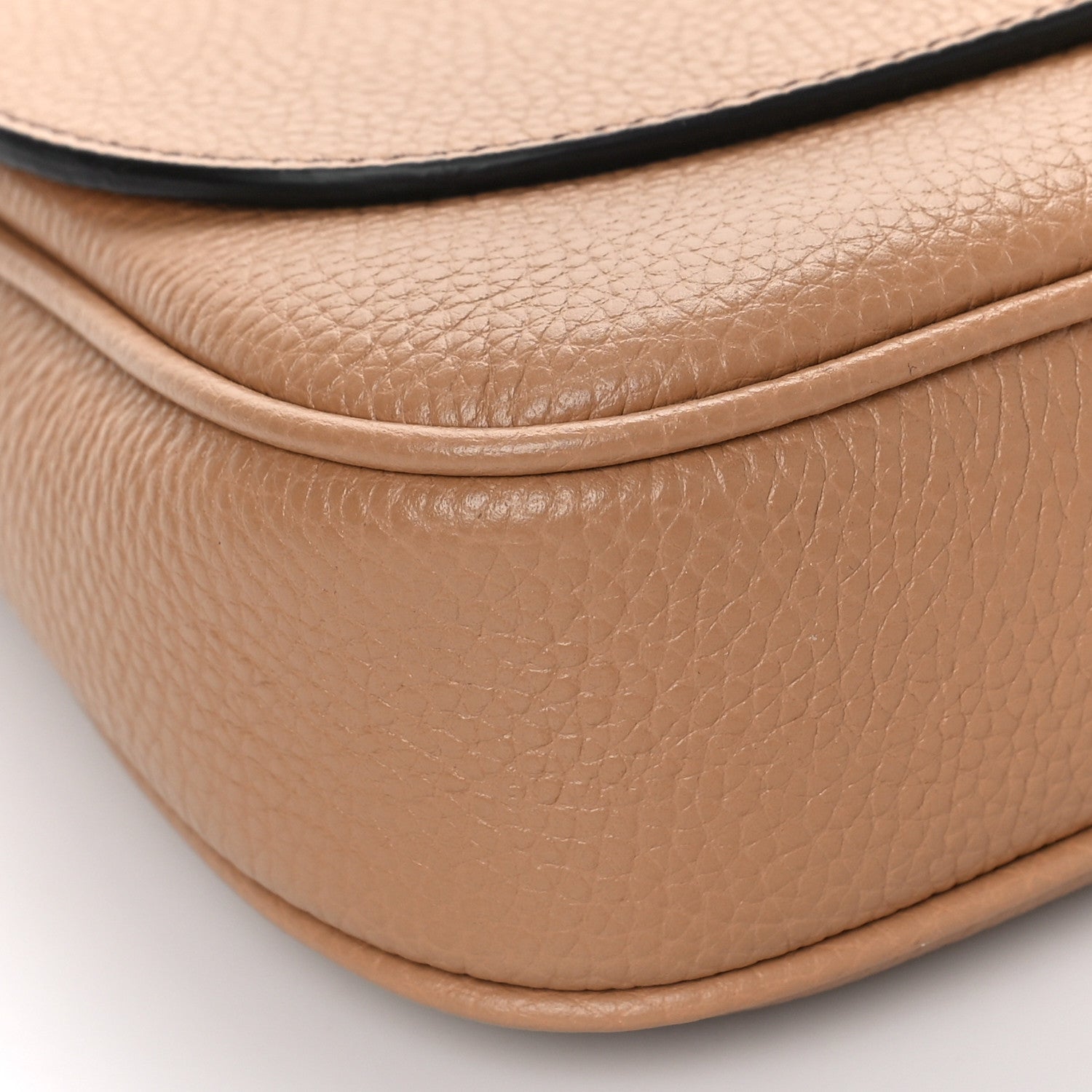 Gucci Pebbled Calfskin Medium Soho Flap Crossbody Camelia 8 of 9