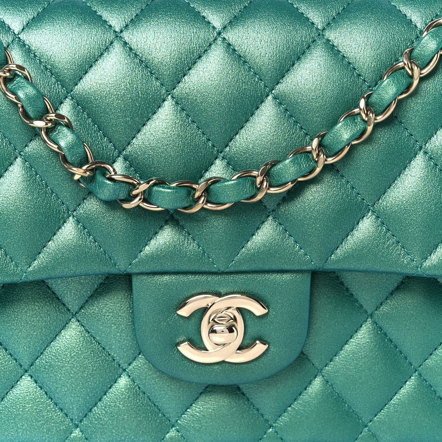 Iridescent Caviar Quilted Medium Double Flap Green