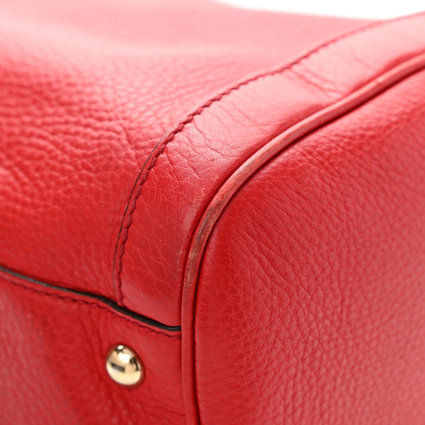 Pebbled Calfskin Medium Soho Boston Red