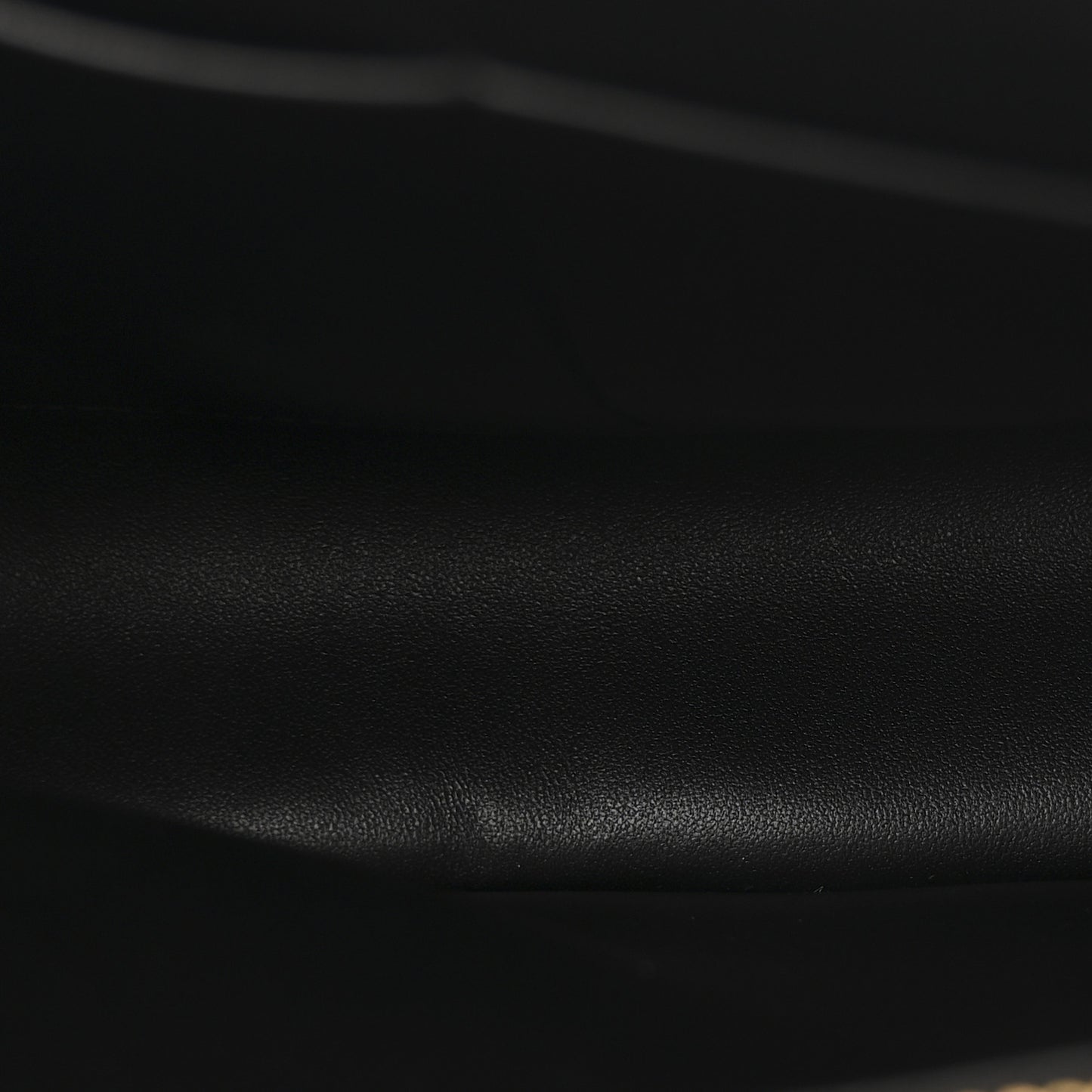 Supple Calfskin Medium Nino Black