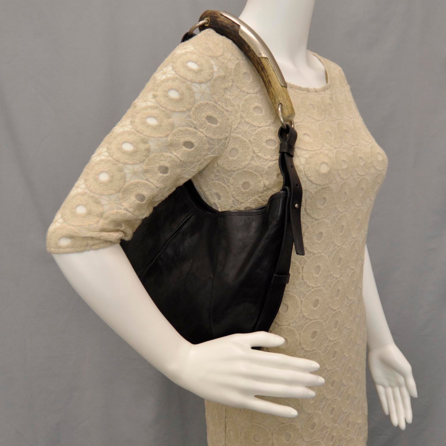 Leather Medium Mombasa Black