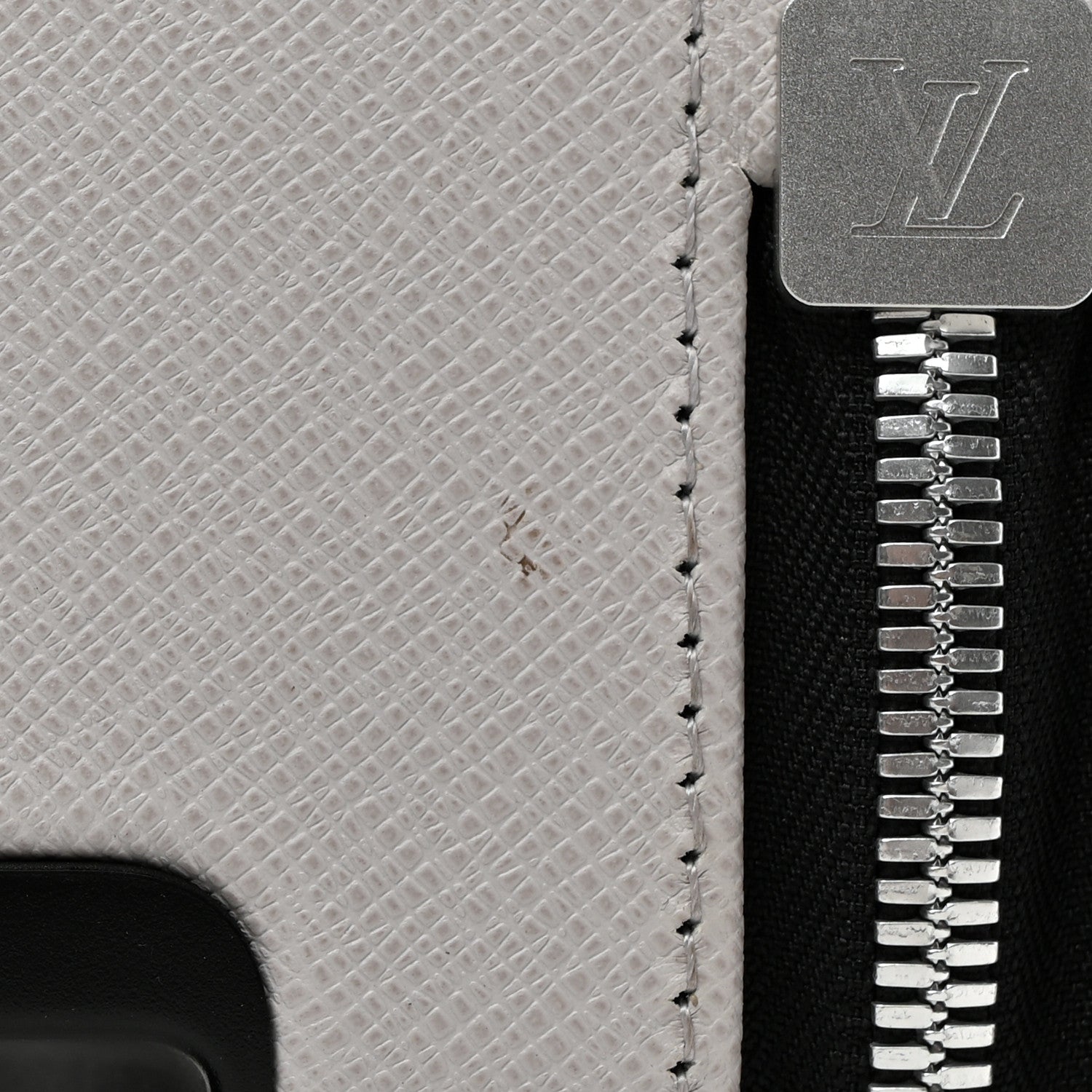 Louis Vuitton Taigarama Horizon 55 White 8 of 11