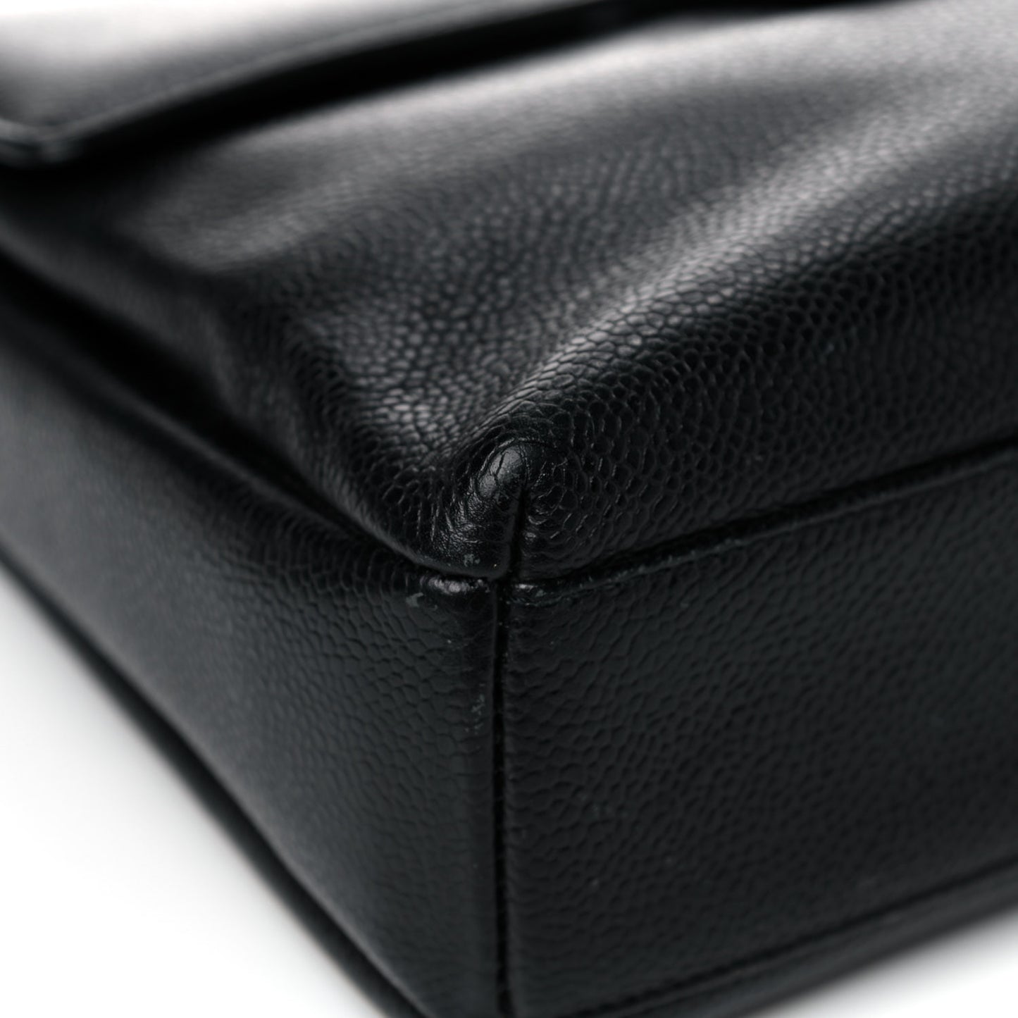 Caviar Medium Shoulder Bag Black