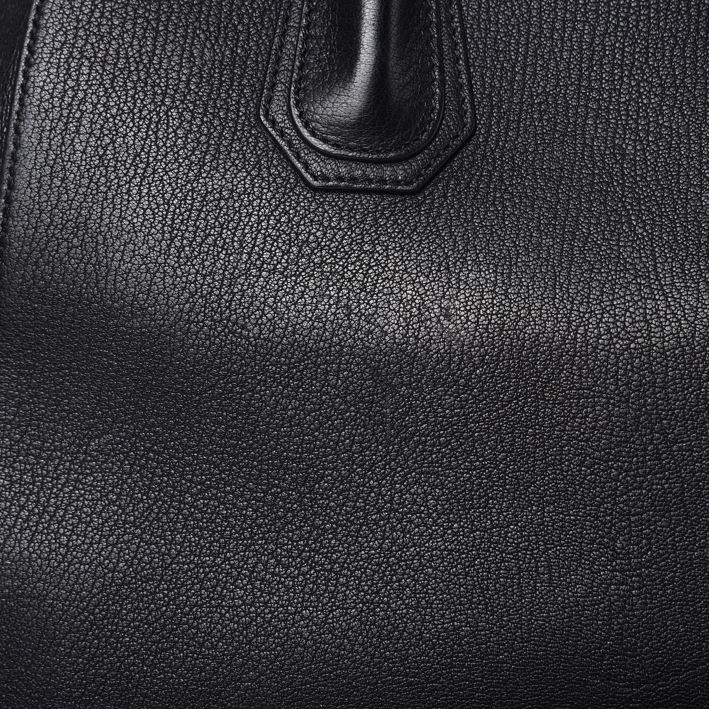 Sugar Goatskin Medium Antigona Black