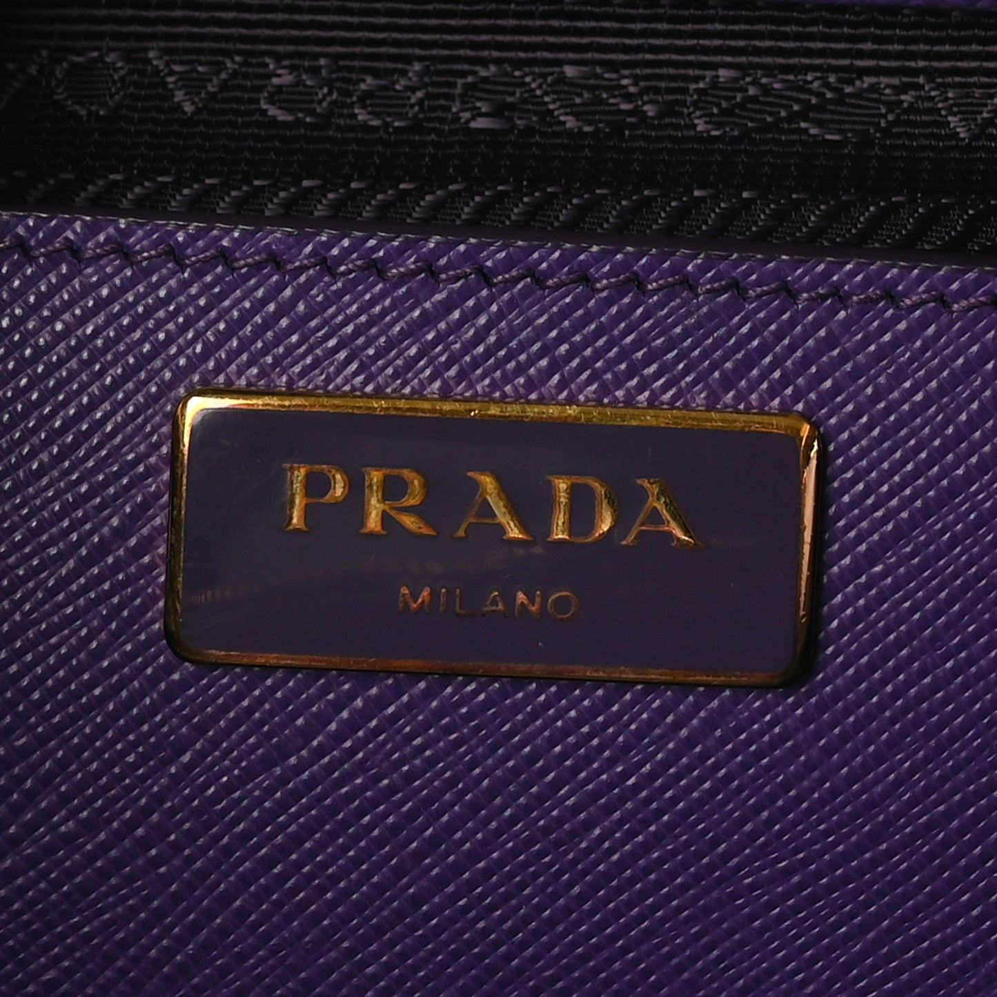 Saffiano Medium Galleria Double Zip Tote Viola