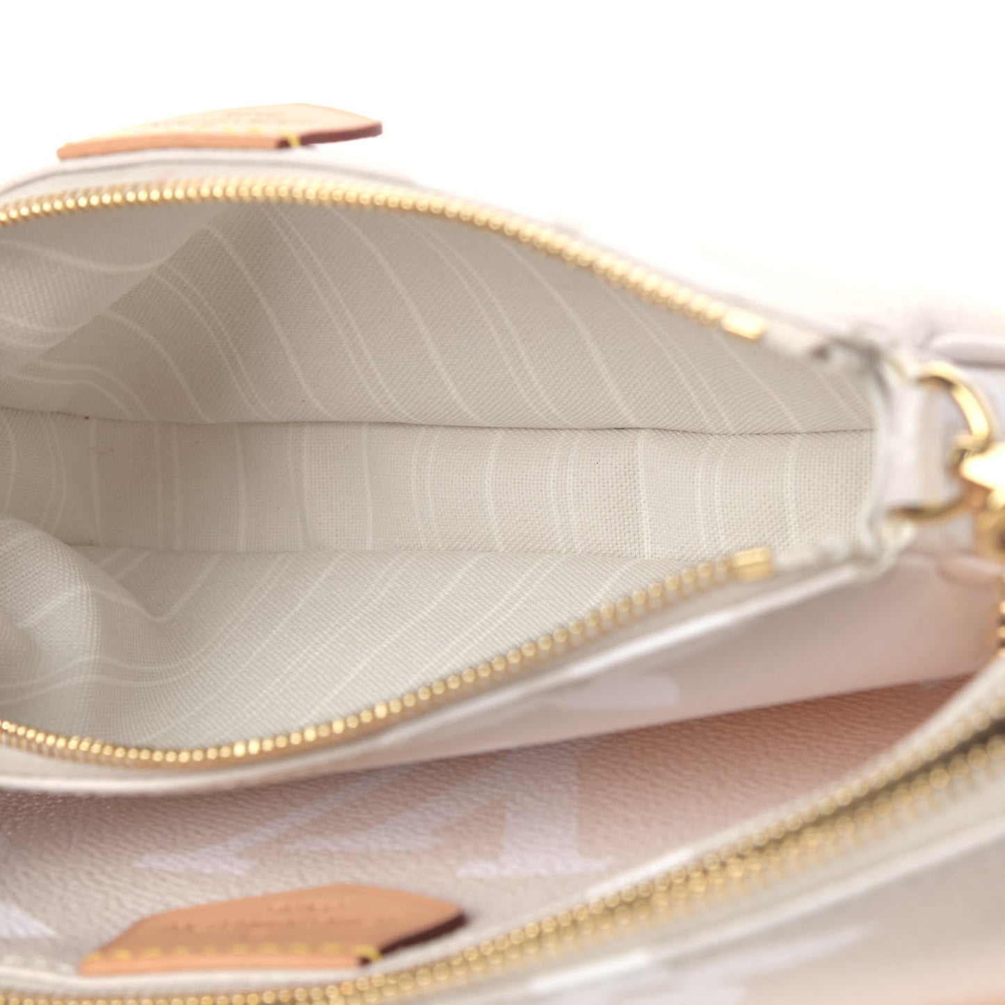Monogram Giant By The Pool Multi Pochette Accessories Brume