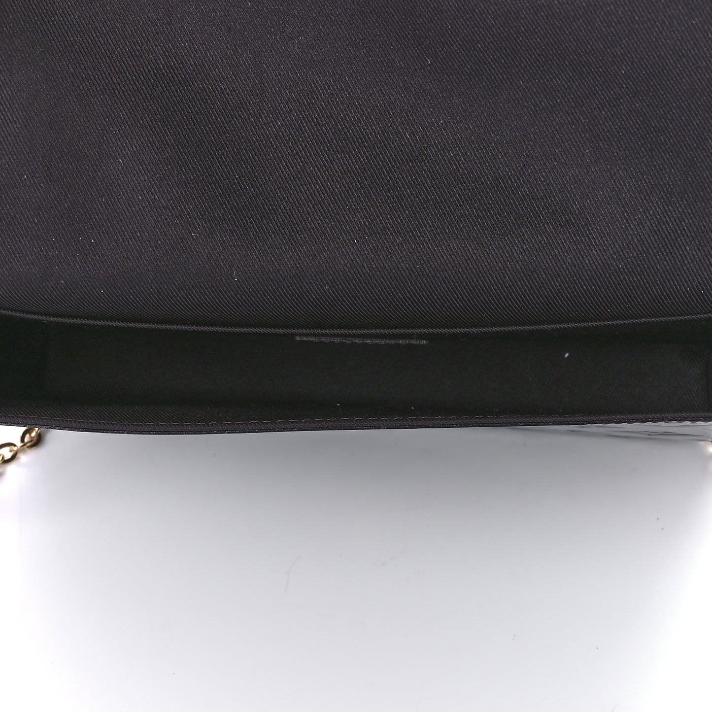 Vernis Pochette Felicie Chain Wallet Amarante