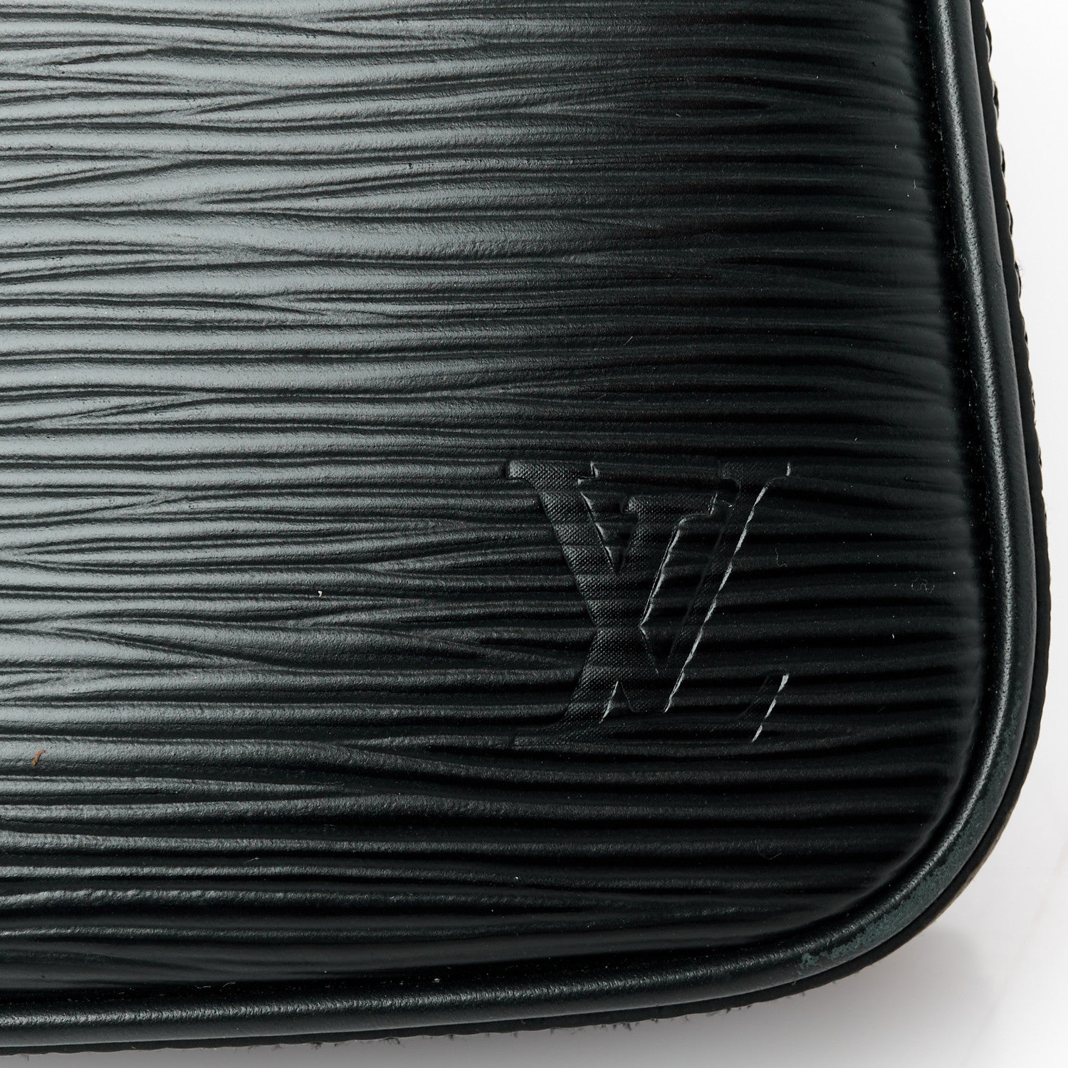 Louis Vuitton Epi Easy Pouch On Strap Black 7 of 10