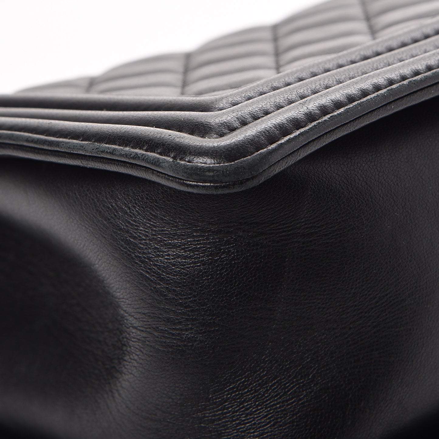 Lambskin Quilted Medium Boy Flap Black