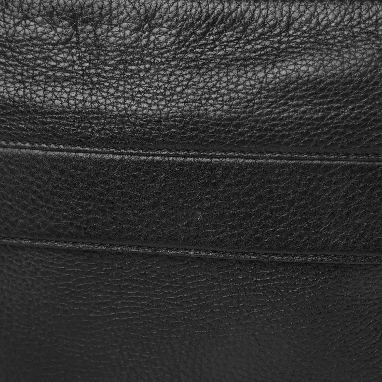 Gucci Pebbled Calfskin Medium Soho Messenger Bag Black 5 of 5