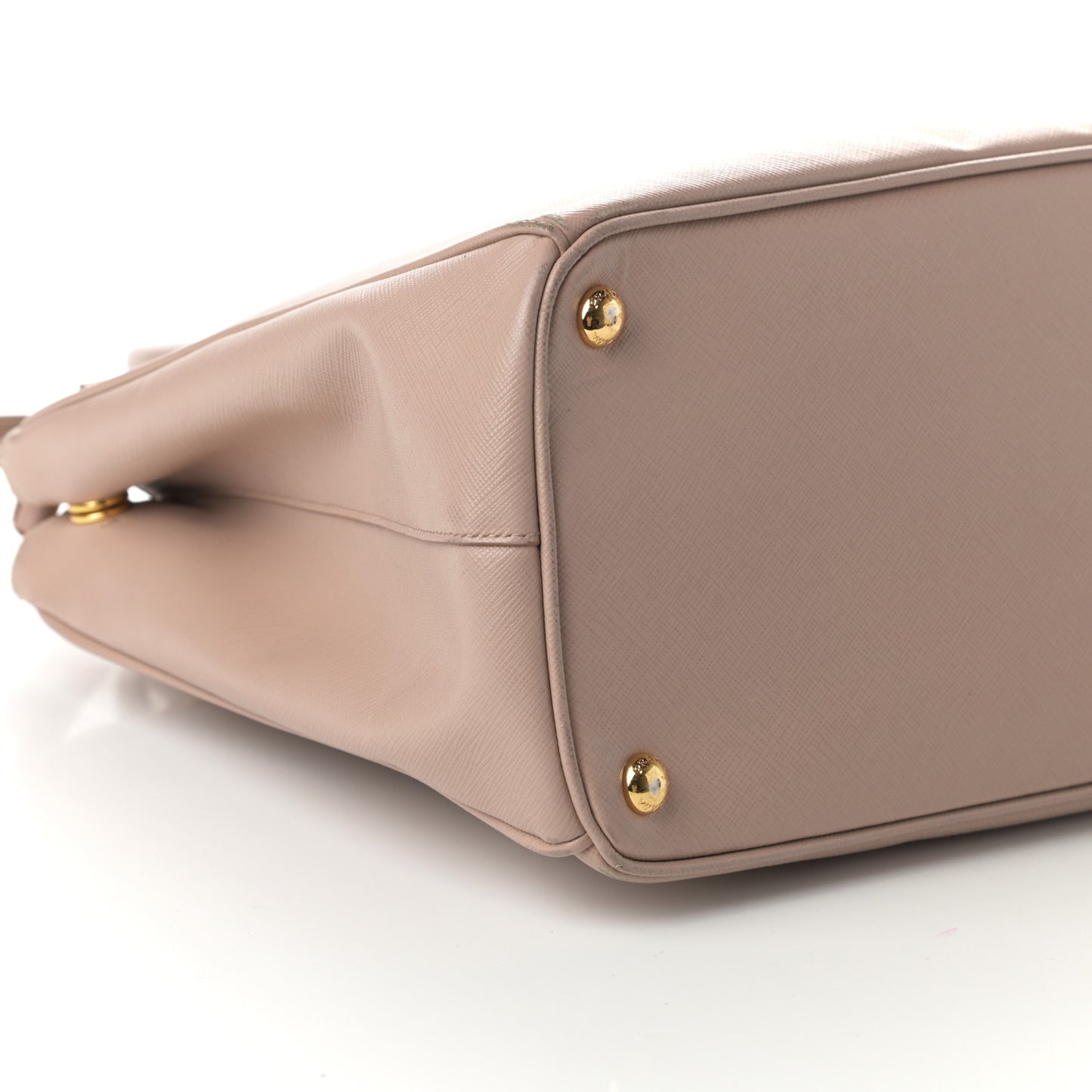 Saffiano Medium Galleria Double Zip Tote Cammeo