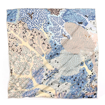 Hermes Silk Jersey Dans Un Jardin Anglais Pocket Square Blanc Bleu Beige 1 of 3