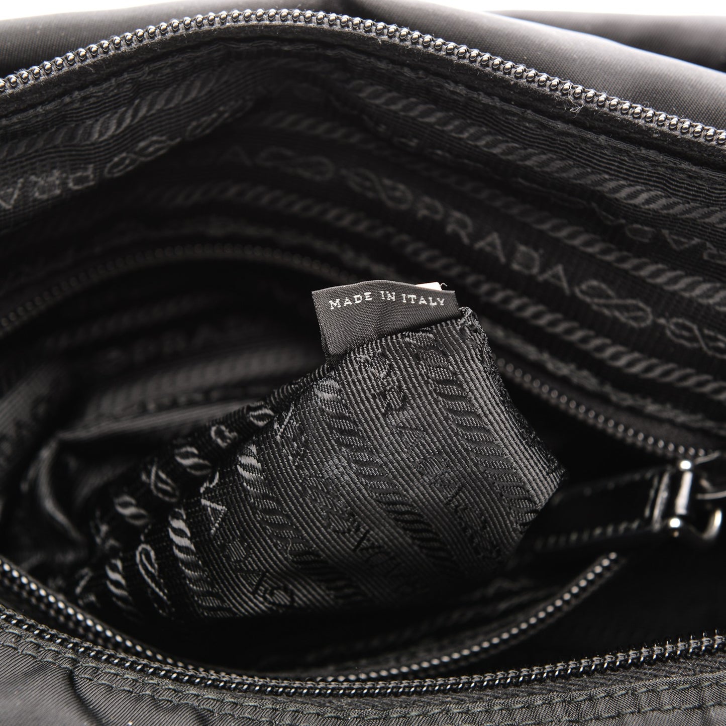 Nylon Vela Messenger Bag Black