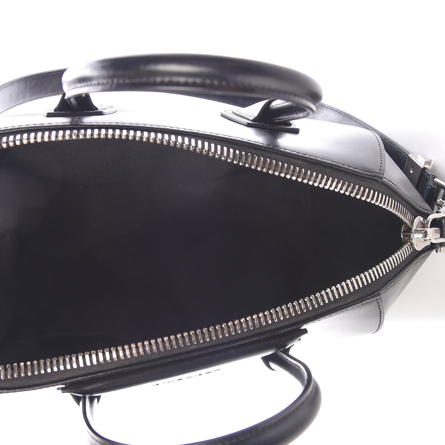 Shiny Lord Calfskin Medium Antigona Black