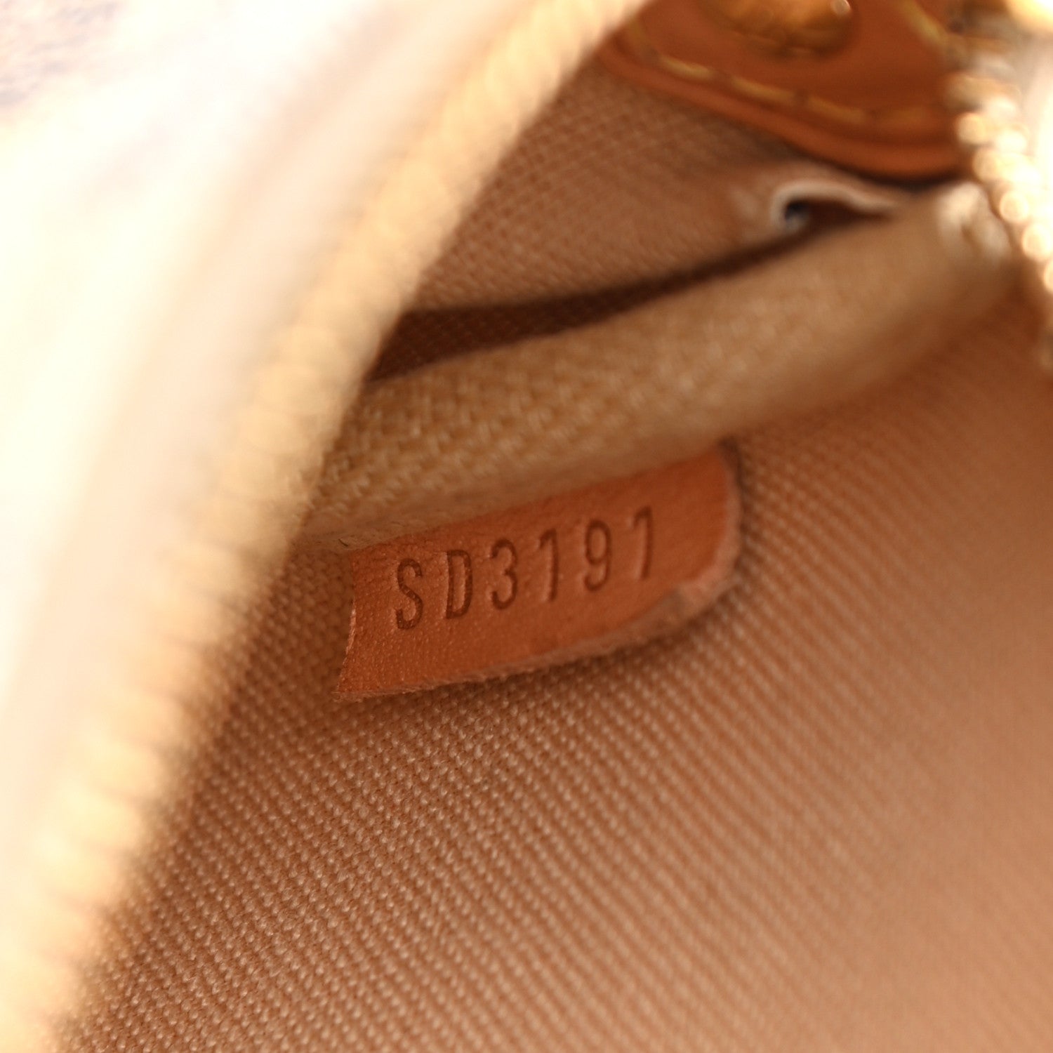 Louis Vuitton Damier Azur Eva Clutch 7 of 12