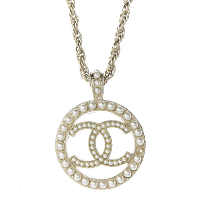 Chanel Pearl CC Round Pendant Necklace Gold 3 of 8