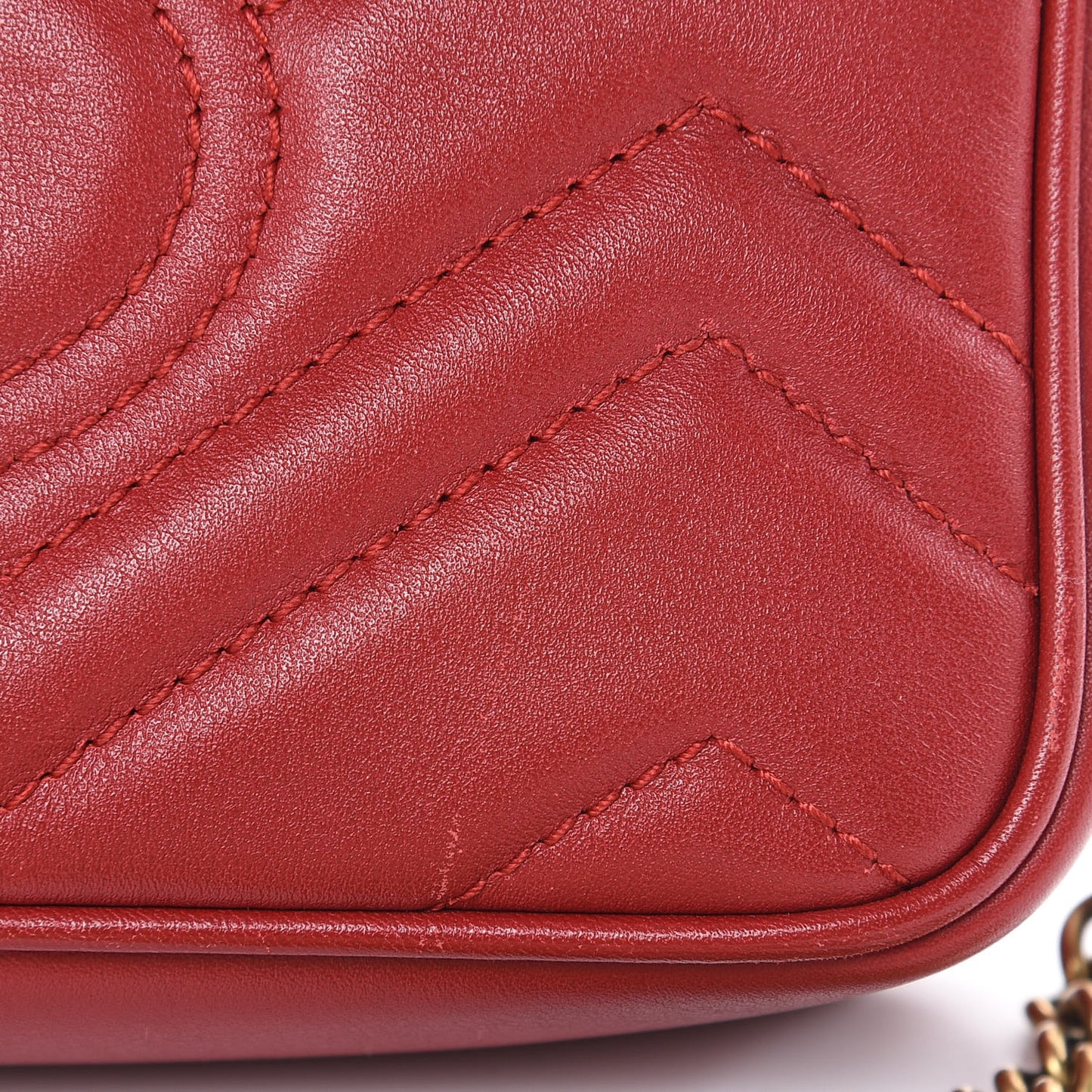 Calfskin Matelasse Super Mini GG Marmont Shoulder Bag Hibiscus Red