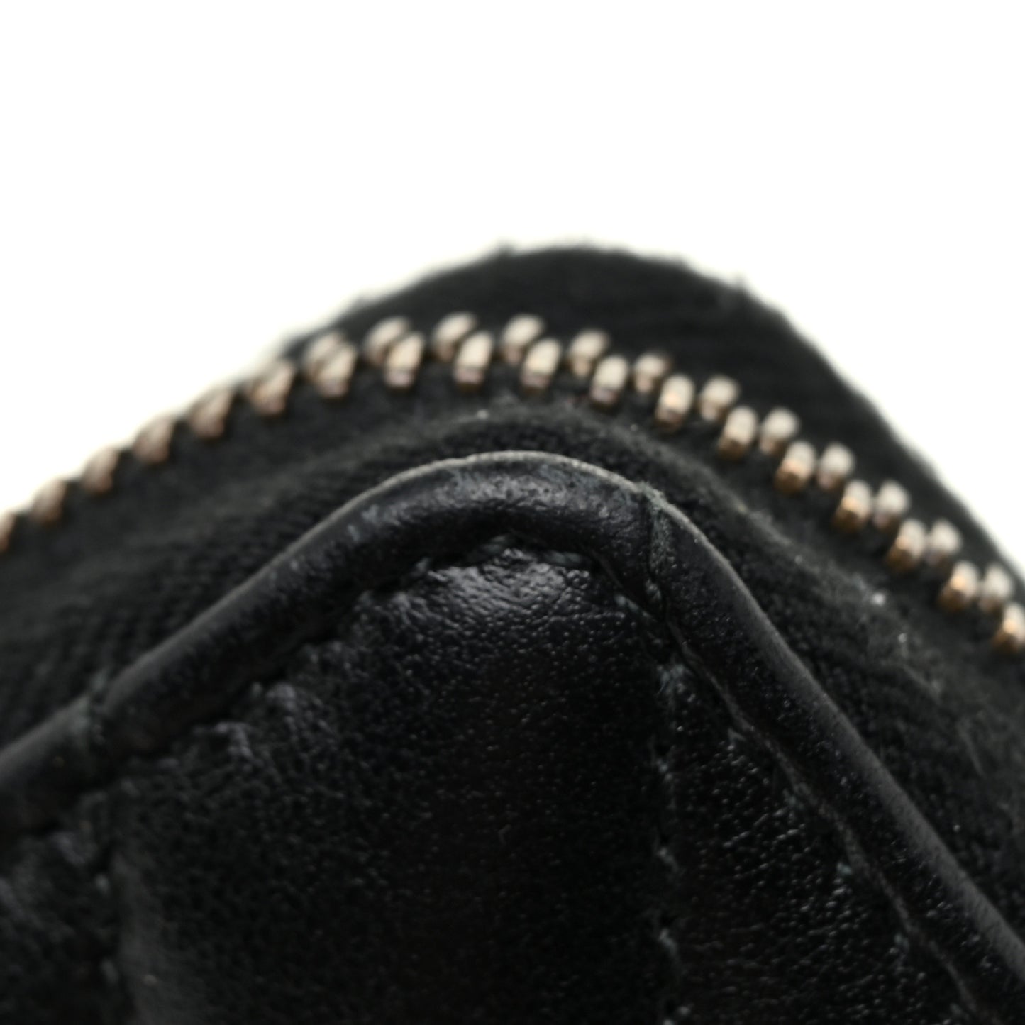 Calfskin Matelasse GG Marmont Zip Around Wallet Black