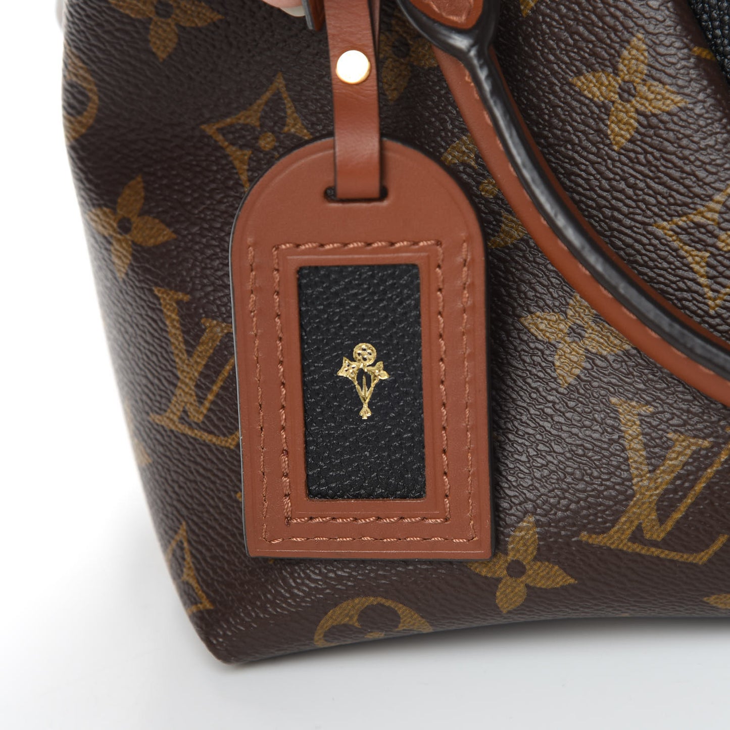 Monogram V Tote BB Black