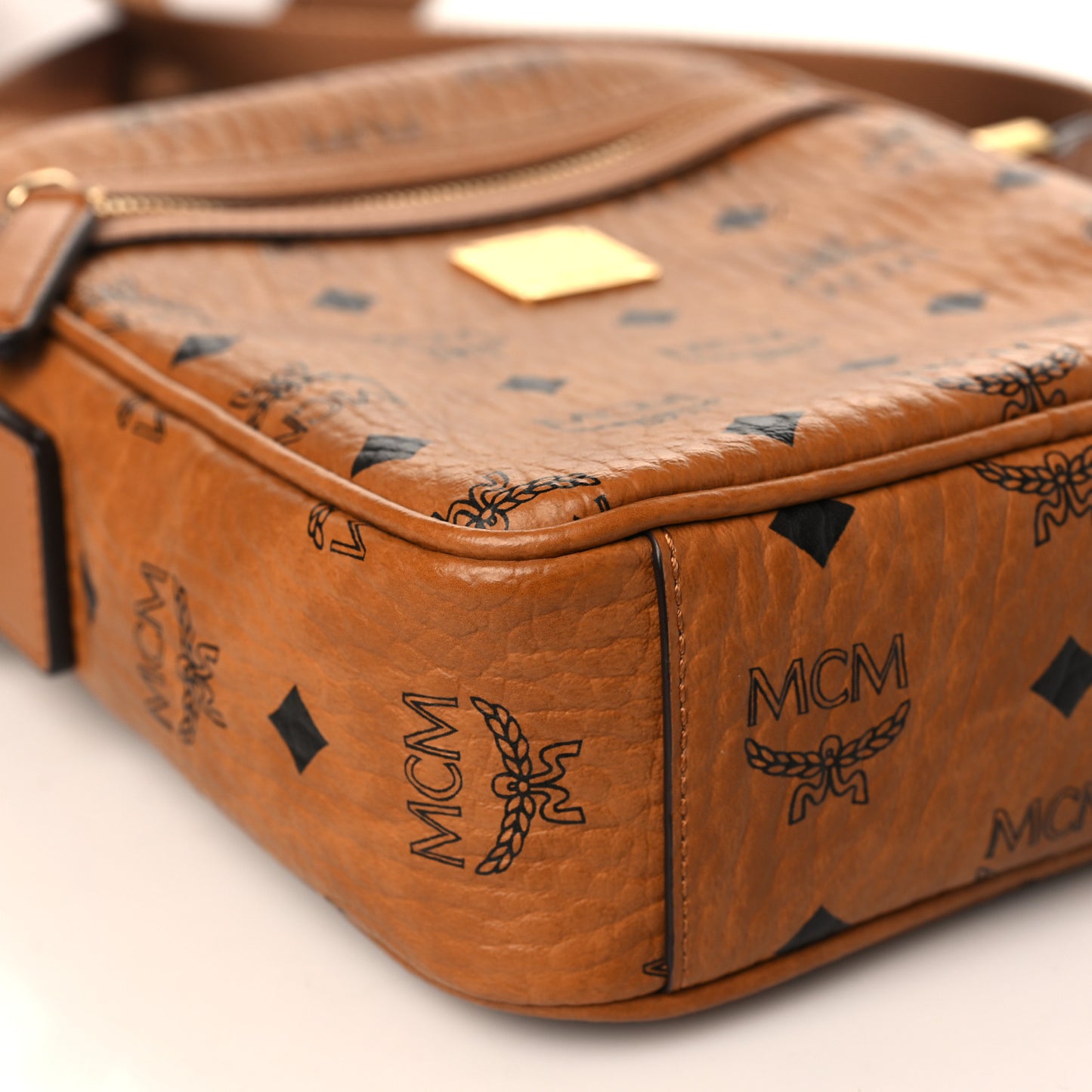 Visetos Camera Crossbody Bag Cognac