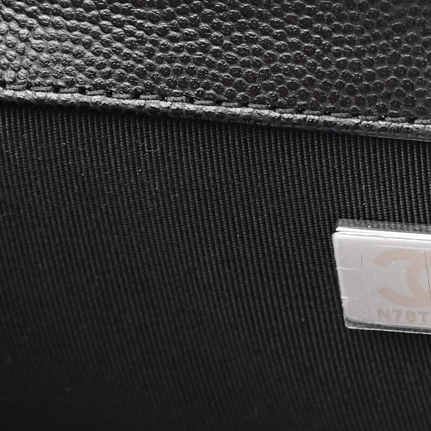 Caviar Quilted Medium Boy Flap Black