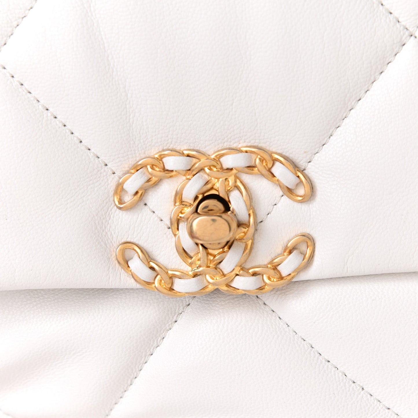 Lambskin Quilted Medium Chanel 19 Flap White